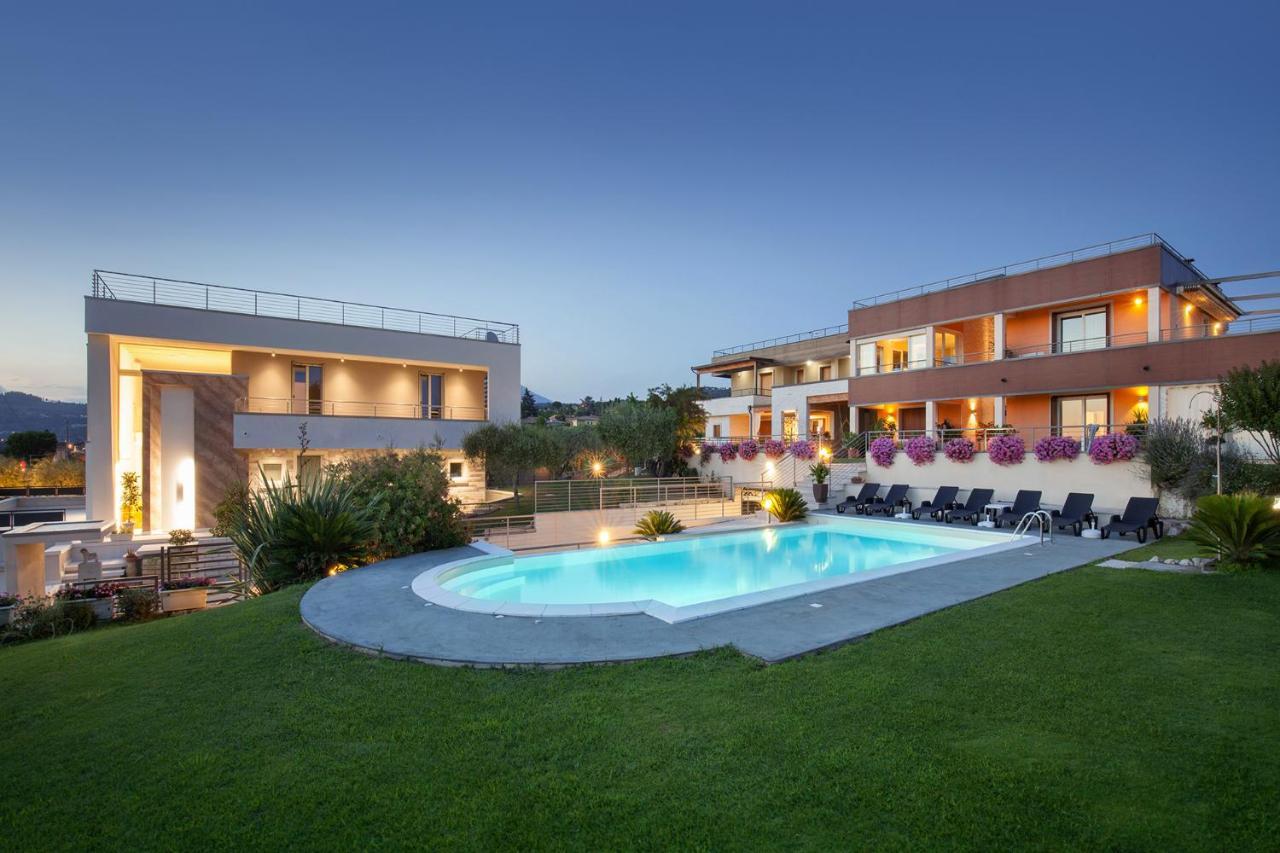 Villa Aurora-Holiday Home Apt 1 Bardolino Bagian luar foto