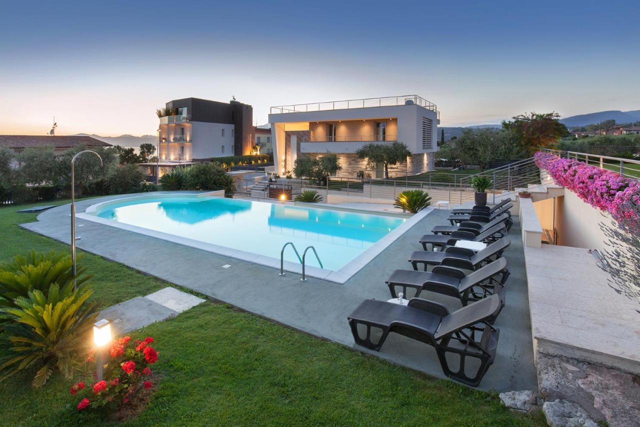 Villa Aurora-Holiday Home Apt 1 Bardolino Bagian luar foto