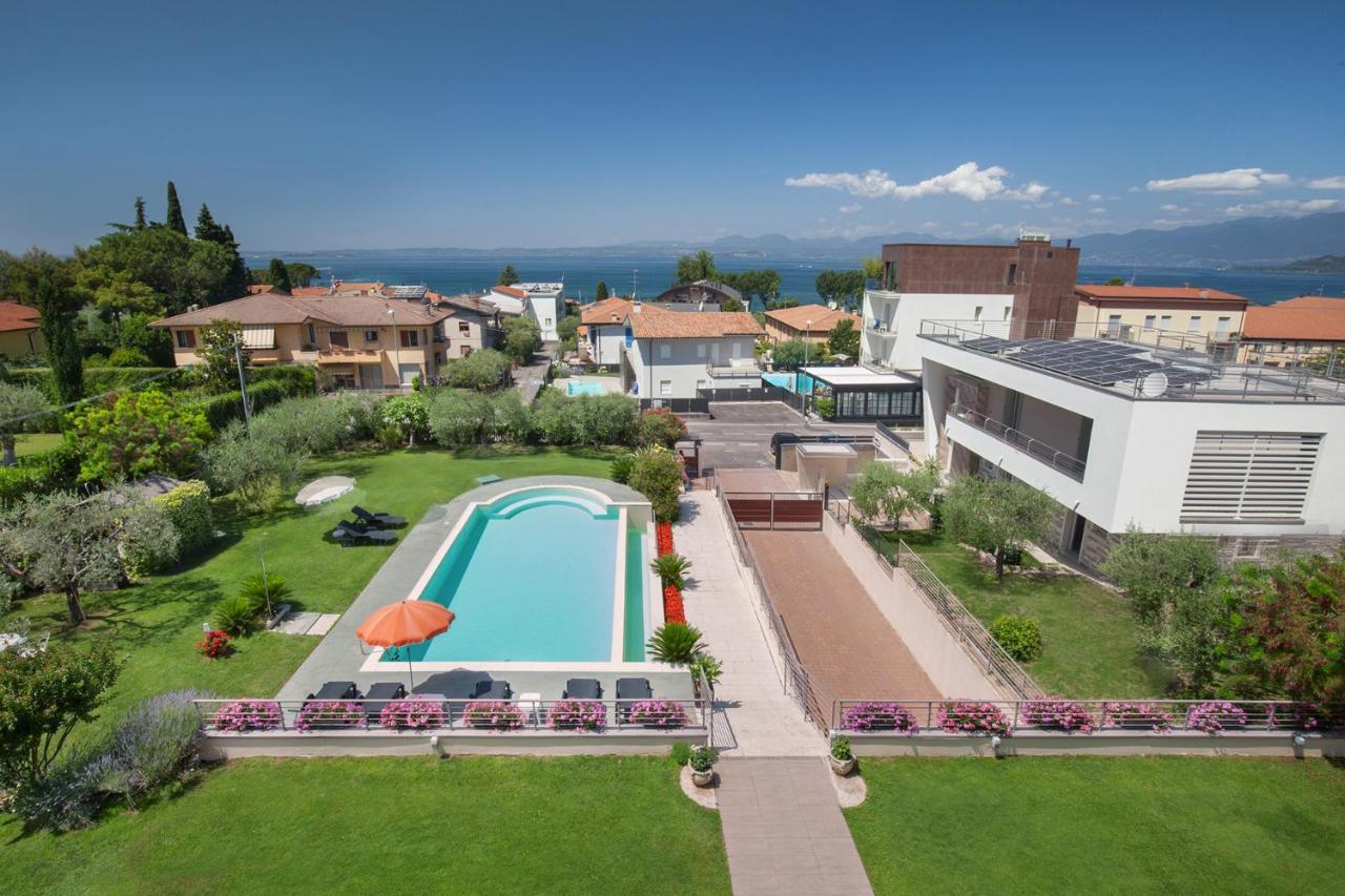 Villa Aurora-Holiday Home Apt 1 Bardolino Bagian luar foto