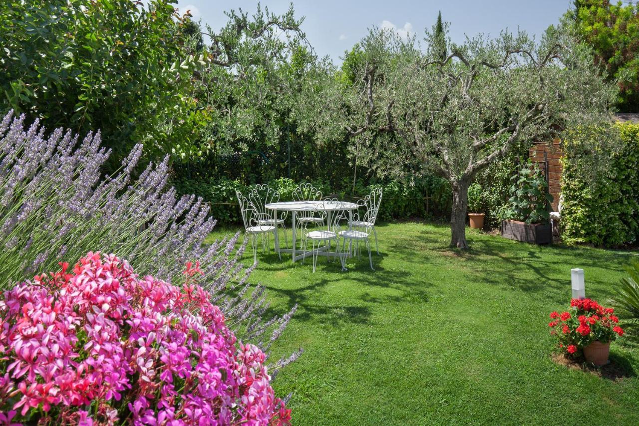 Villa Aurora-Holiday Home Apt 1 Bardolino Bagian luar foto