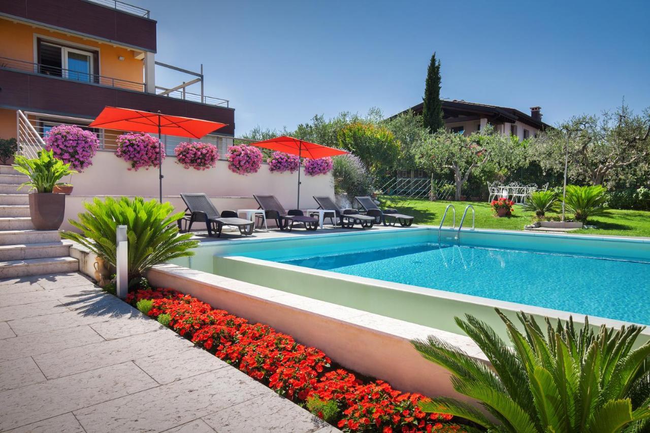 Villa Aurora-Holiday Home Apt 1 Bardolino Bagian luar foto